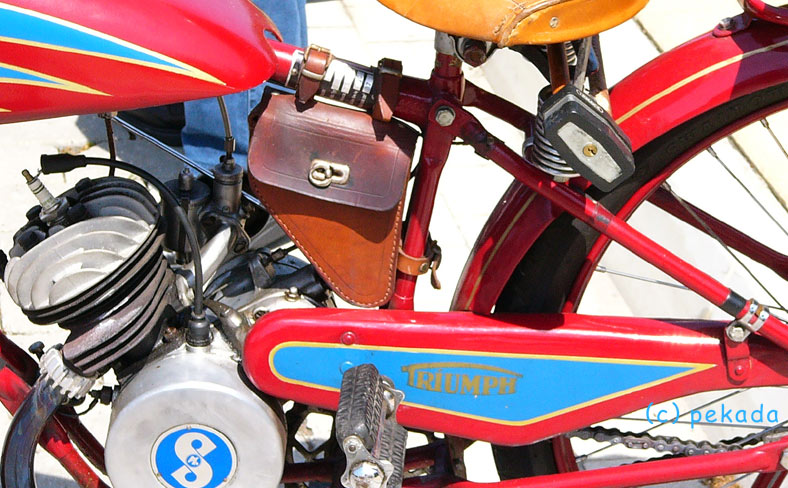 Detailaufnahme des Leichtmotorrades Triumph, 7. von 20 Themenbildern